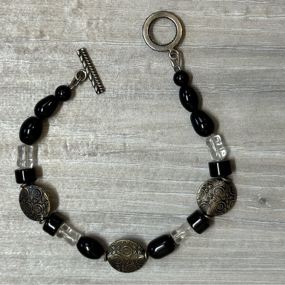 🦅Hand Crafted Black and Silver Beaded Bracelet